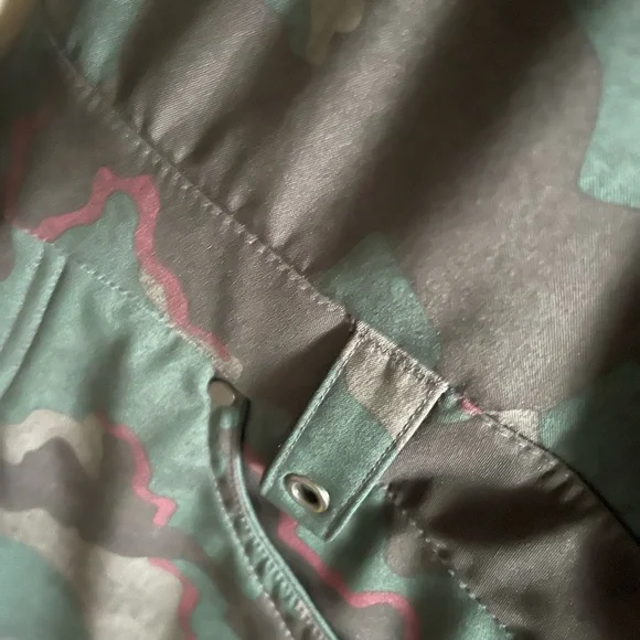 686 Women's Camouflage Ski Bib - Picture 3 of 3